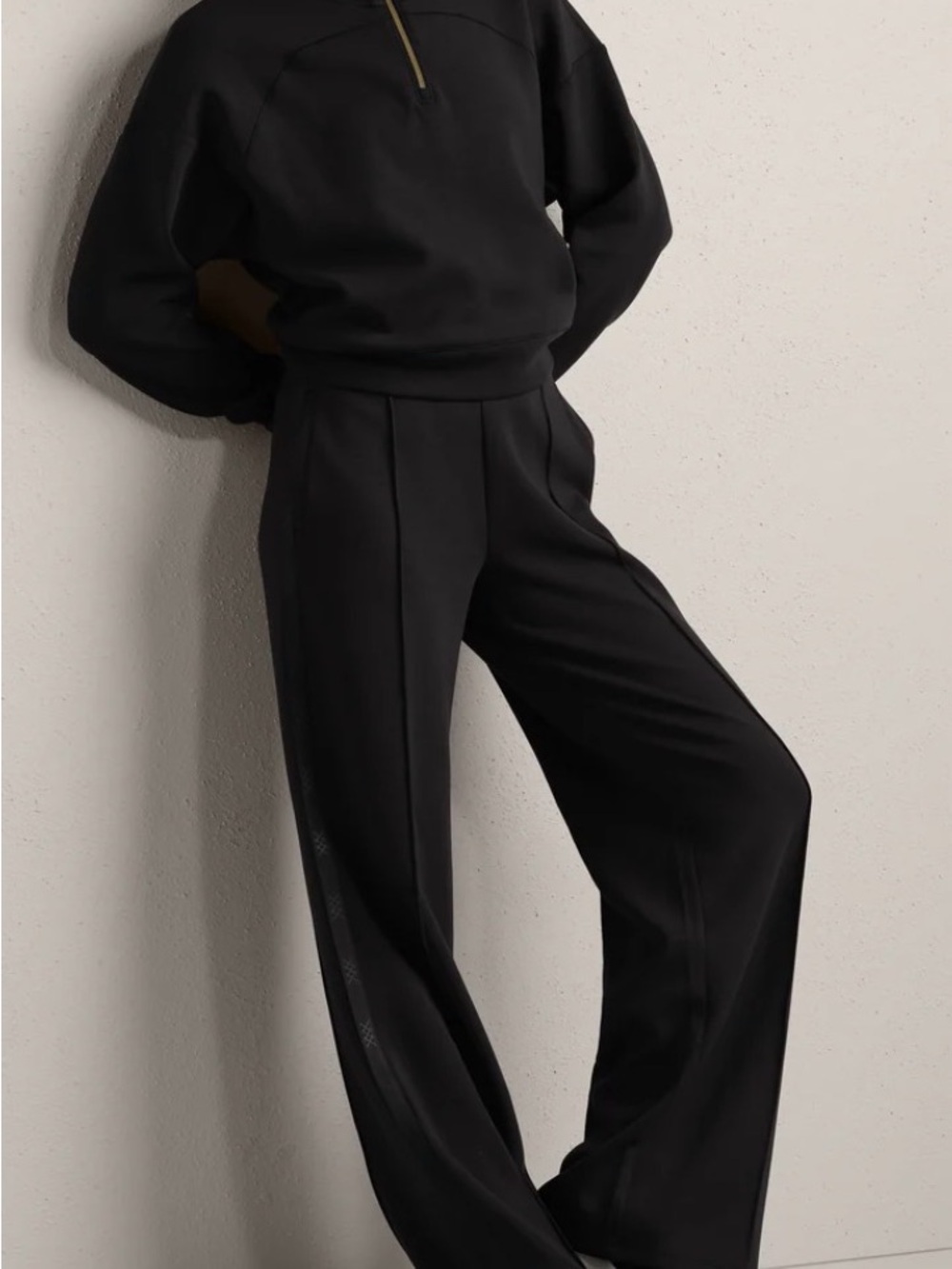RHONE- DreamGlow® 1/2 Zip with pockets - Picture 4 of 4